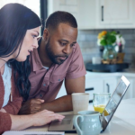 The Investment Habits Quietly Shaping Long-Term Wealth Across America